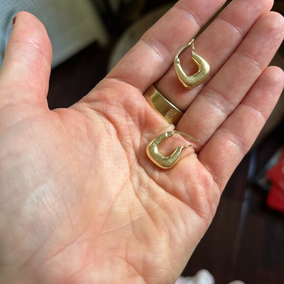 J Hannah Tetra hoops I (14kt Gold) - Picture 3 of 6